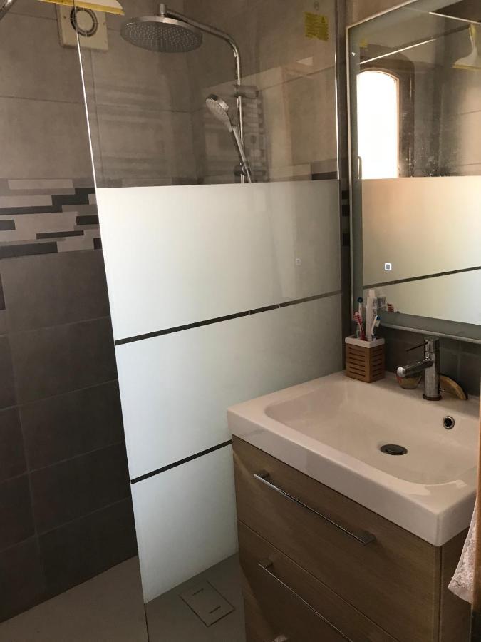 מרסיי Chambre Climatisee Avec Sdb Privee Dans Une Villa Avec Piscine Ouverte D'Avril A Mi Octobre מראה חיצוני תמונה